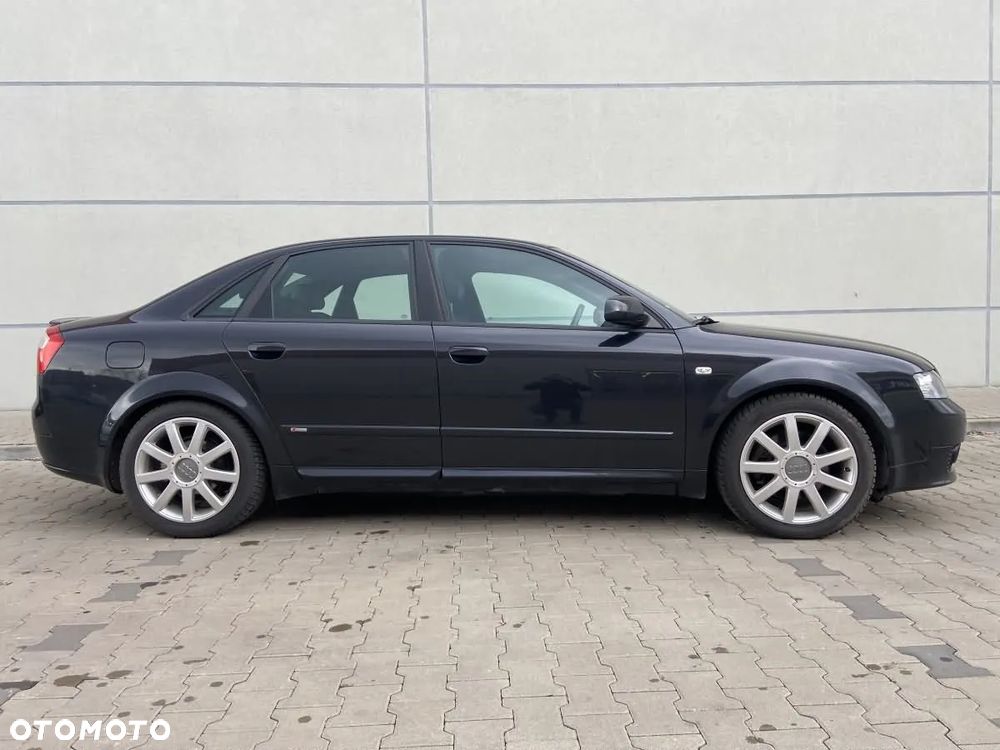 Audi A4 Limousine - 3