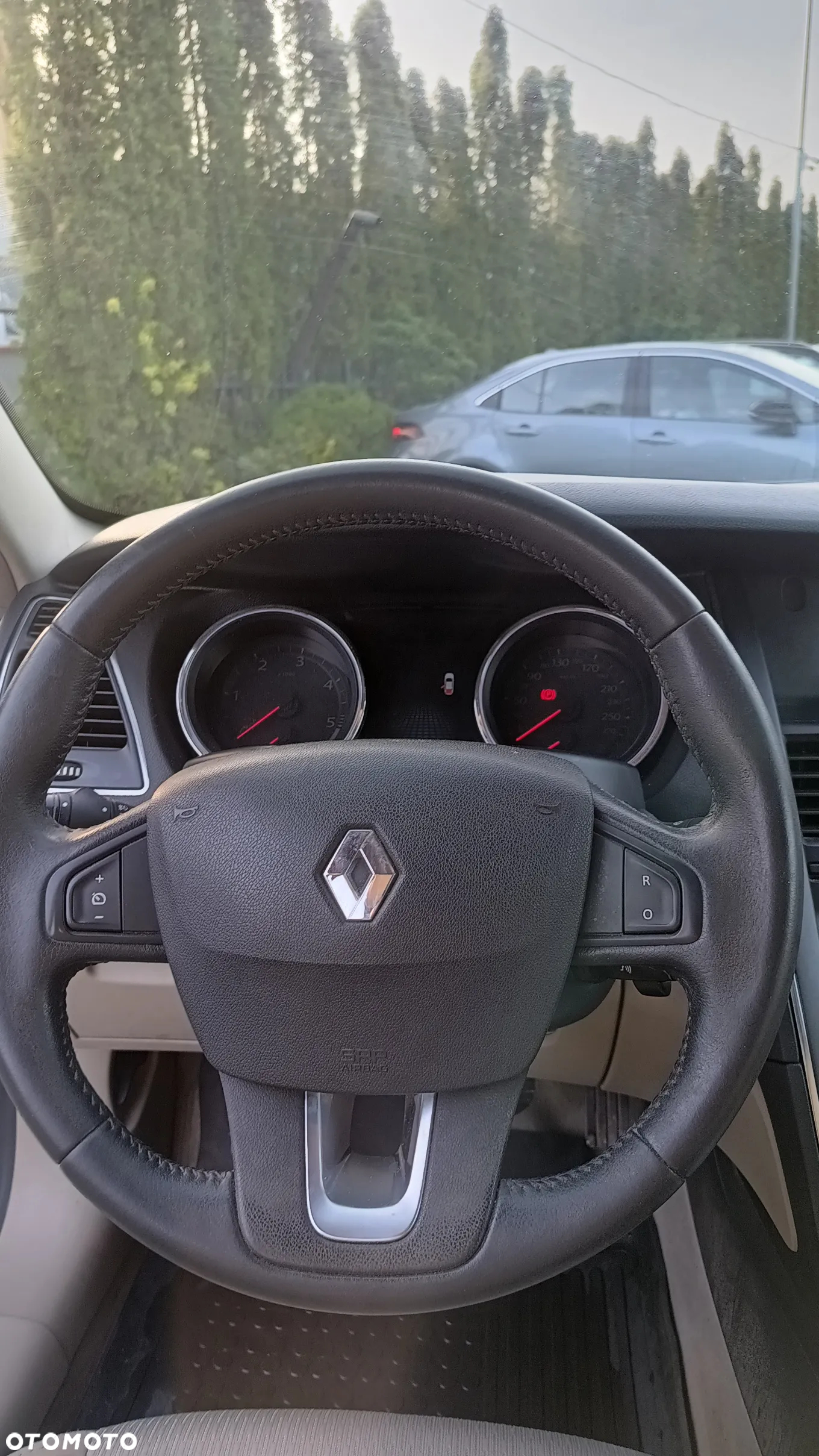 Renault Latitude 2.0 dCi Privilege - 16