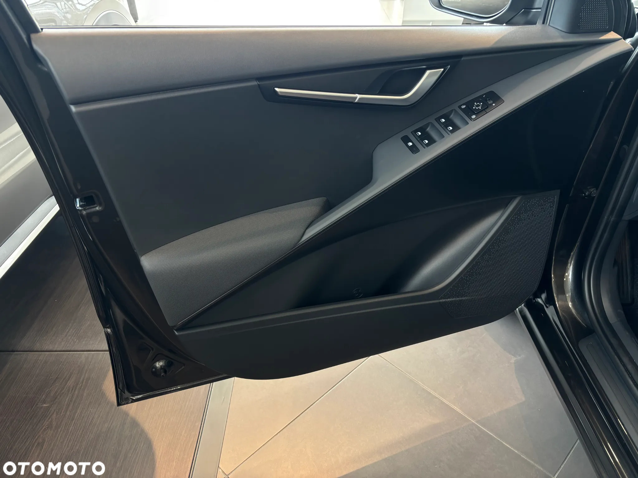 Kia Niro 1.6 GDI Hybrid L - 14