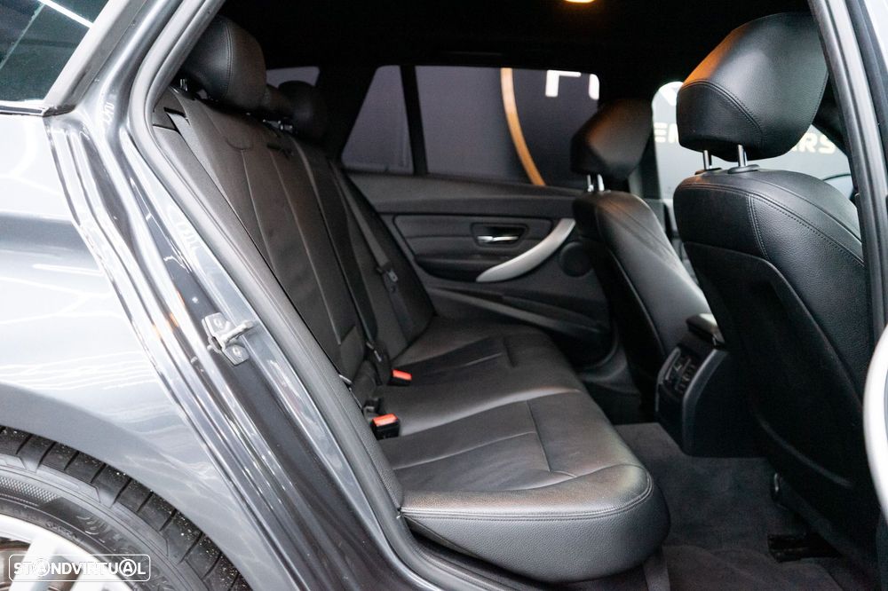 BMW 320 d Touring Auto Pack M - 51