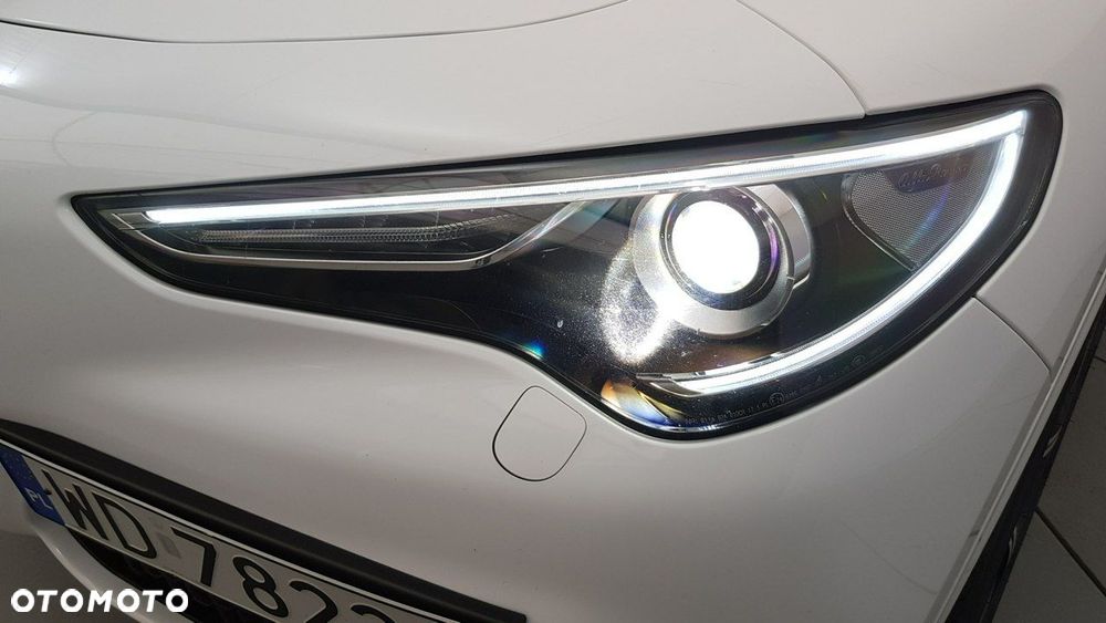 Alfa Romeo Stelvio - 14