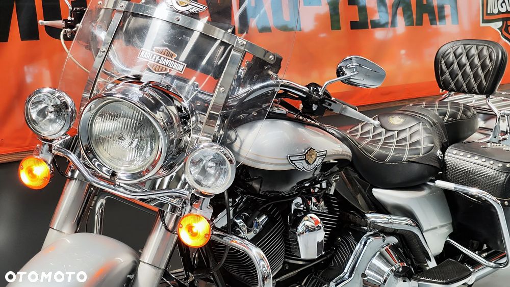 Harley-Davidson Touring Road King - 19
