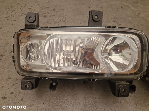Lampa Mercedes Atego