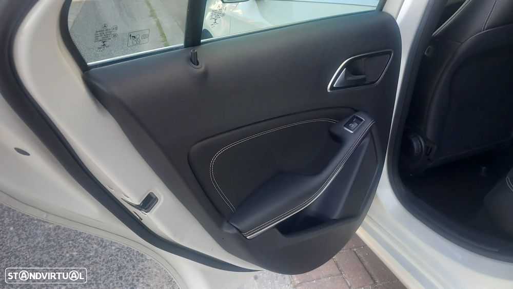 Mercedes-Benz A 180 CDI (BlueEFFICIENCY) Urban - 15