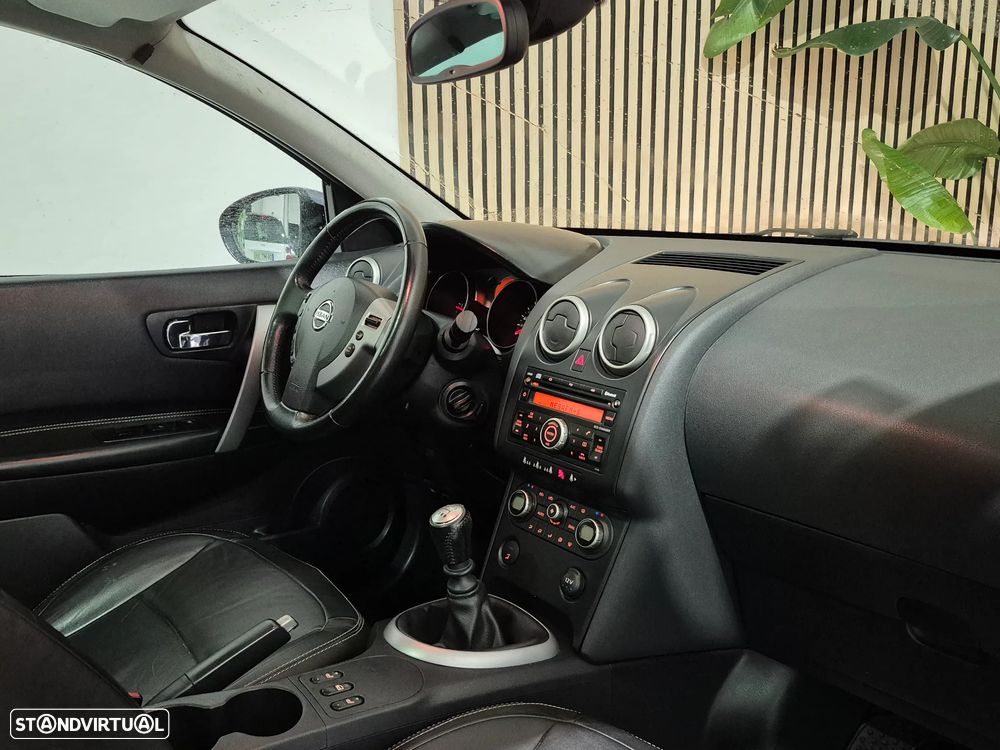 Nissan Qashqai 1.5 dCi Tekna Premium Pele Preta 17 - 15