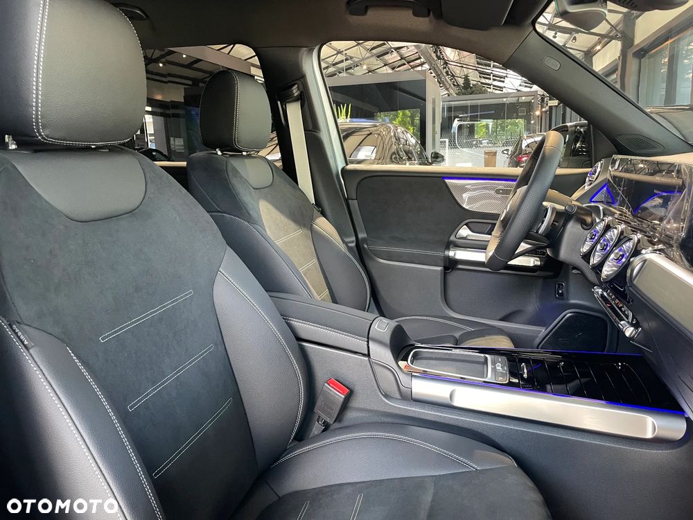 Mercedes-Benz GLB 200 AMG Line 7G-DCT - 9