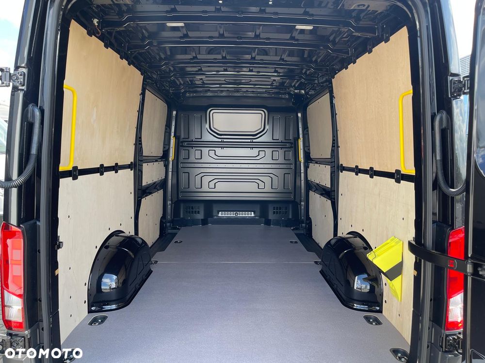 Volkswagen Crafter - 12