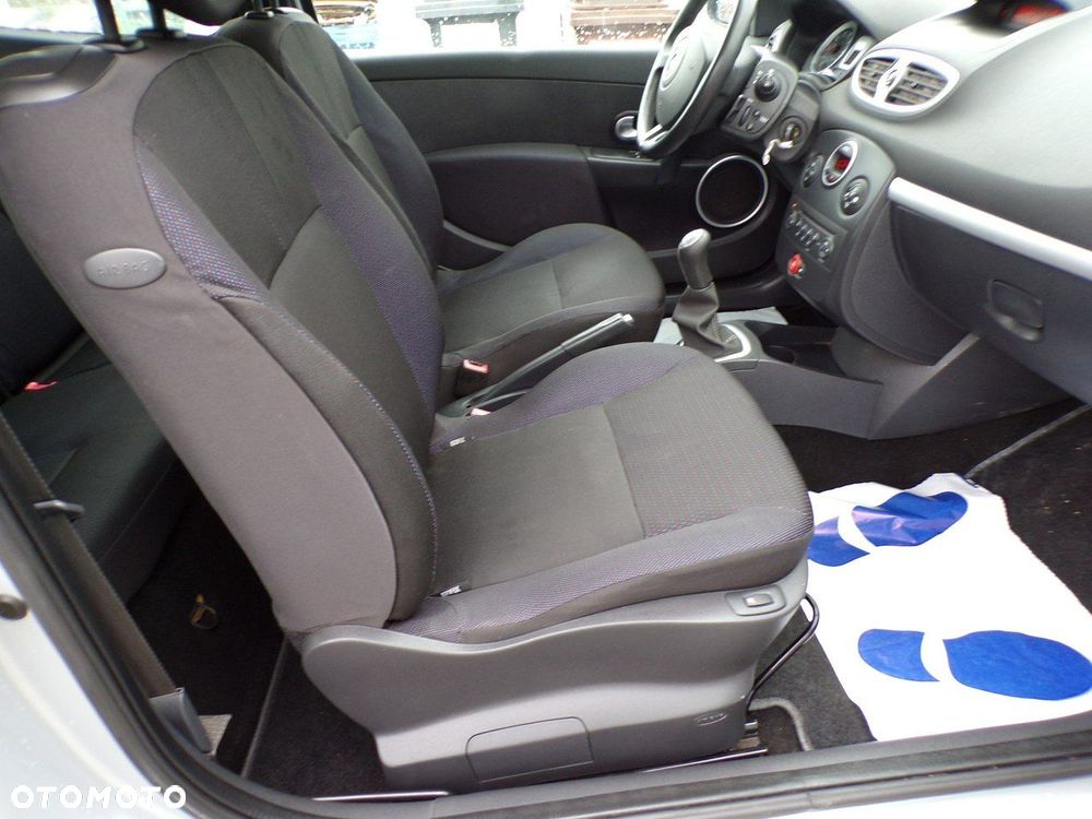 Renault Clio - 27
