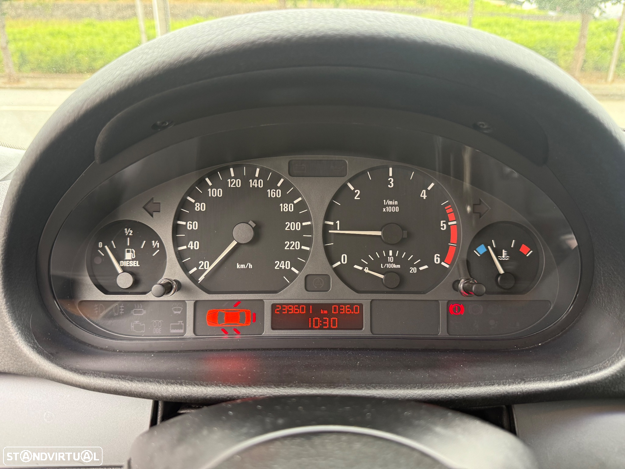 BMW 320 d Touring - 10