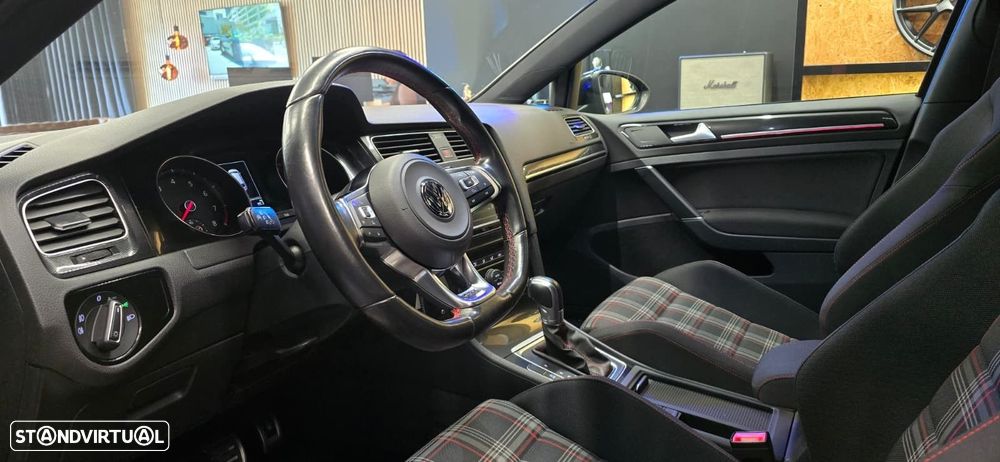 VW Golf 2.0 TSi GTi DSG Performance - 11