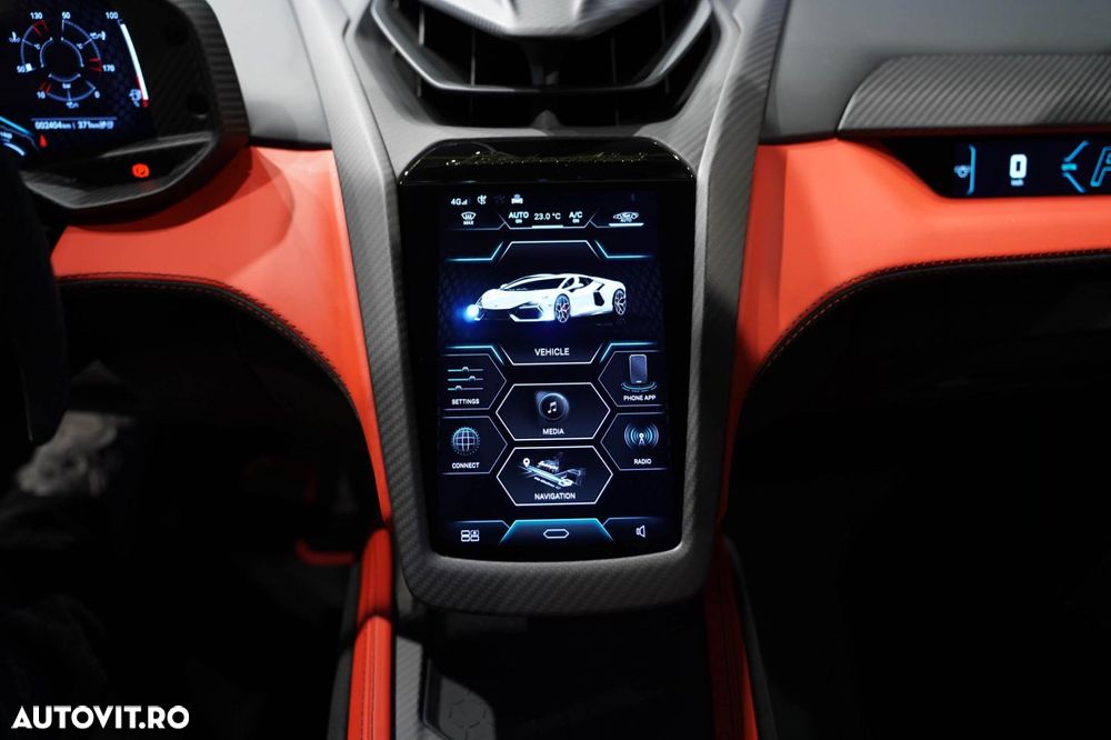 Lamborghini Revuelto - 24