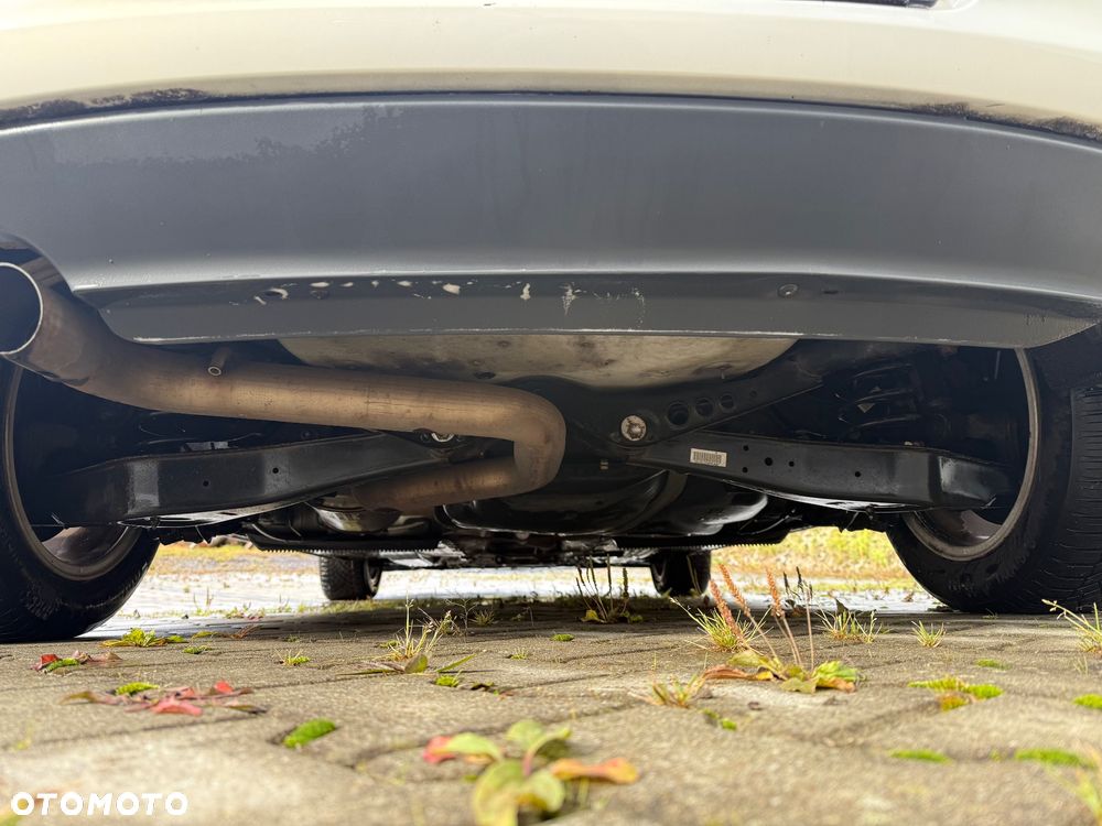 Volkswagen Golf VI 1.6 TDI Highline DSG - 13