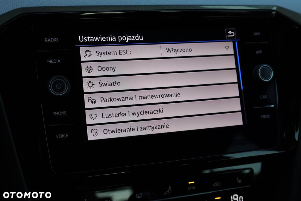 Volkswagen Passat - 28