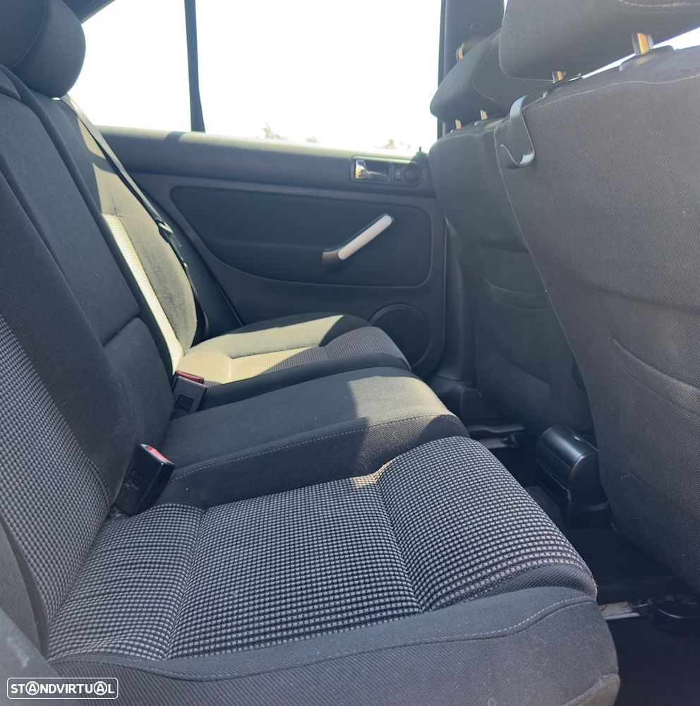 VW Bora 1.9 TDi Highline - 8