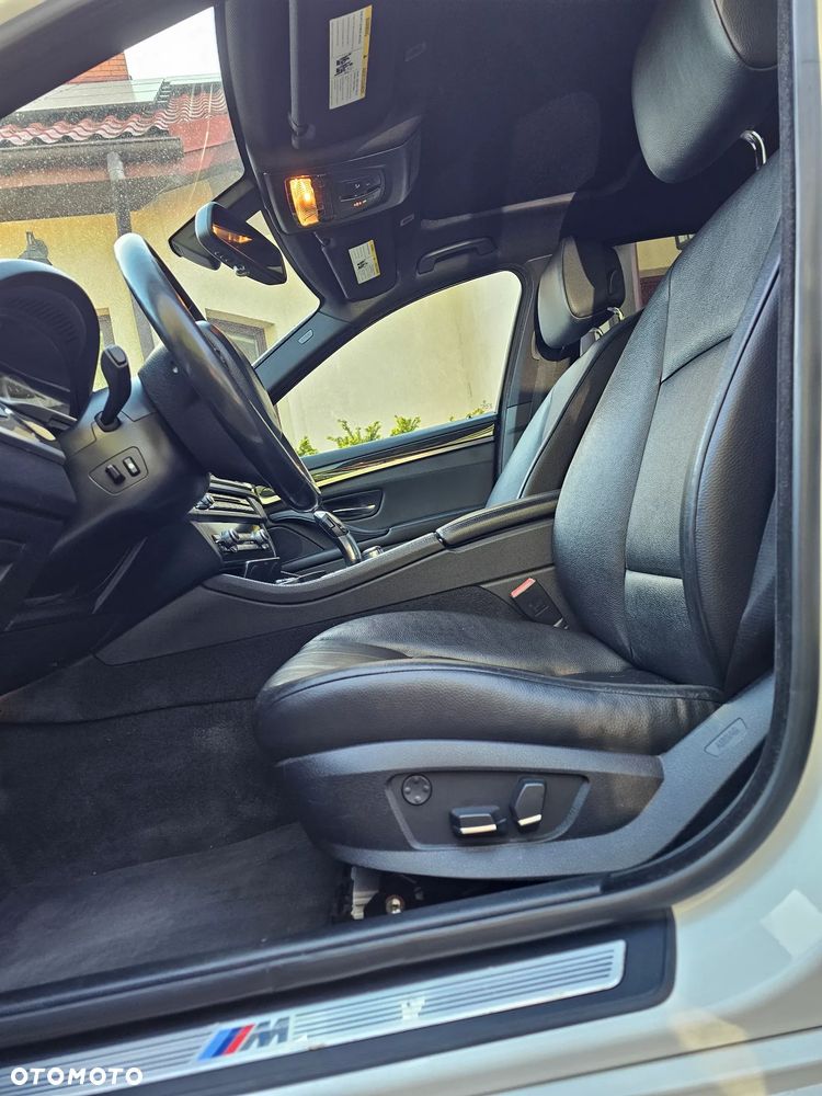 BMW Seria 5 535i xDrive - 23
