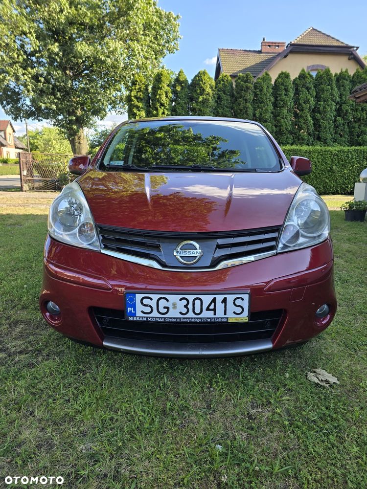 Nissan Note 2010 photo 2
