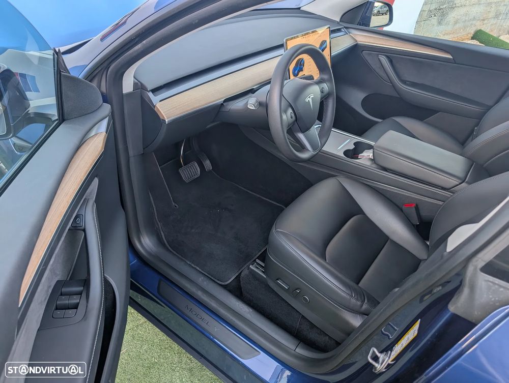 Tesla Model Y Long Range Dual Motor AWD - 9