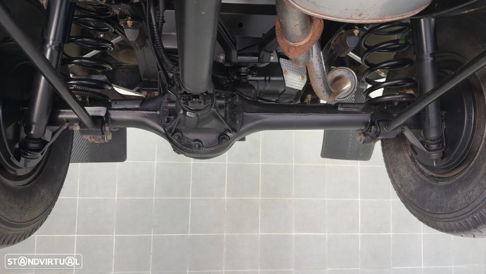 Land Rover Defender 110 DPF SE - 18