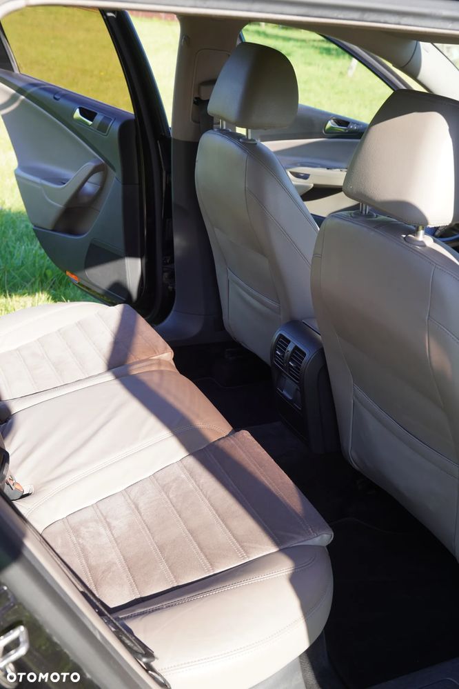 Volkswagen Passat 1.8 TSI Highline - 12