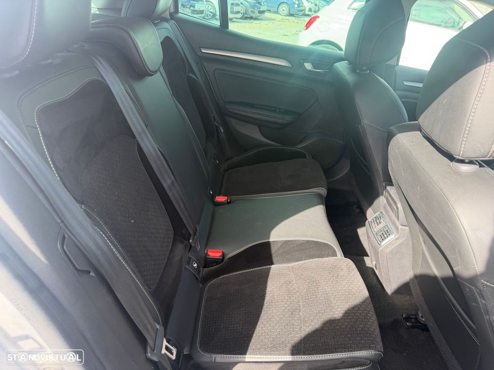 Renault Mégane 1.5 Blue dCi Intens - 13