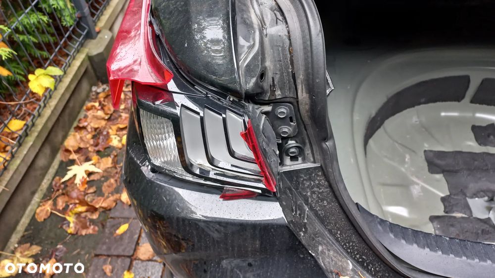 Lexus ES 300h Business Edition - 24