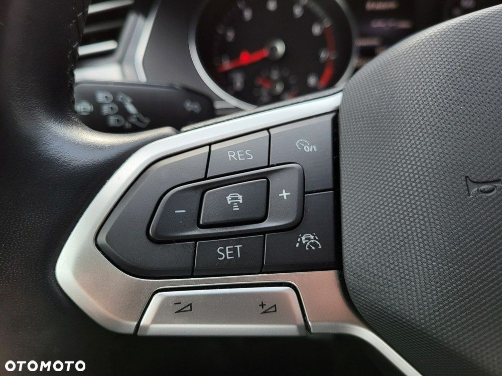 Volkswagen Passat - 23