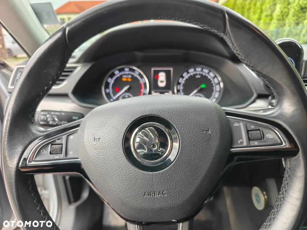 Skoda Superb 2.0 TSI DSG Style - 15