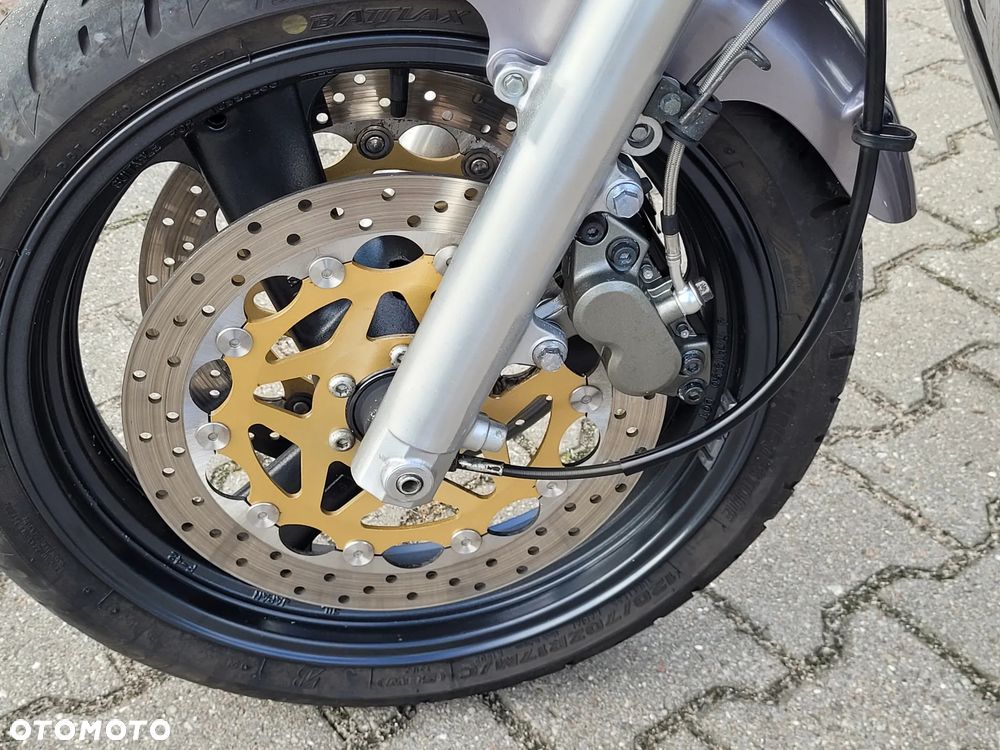 Yamaha XJR - 23