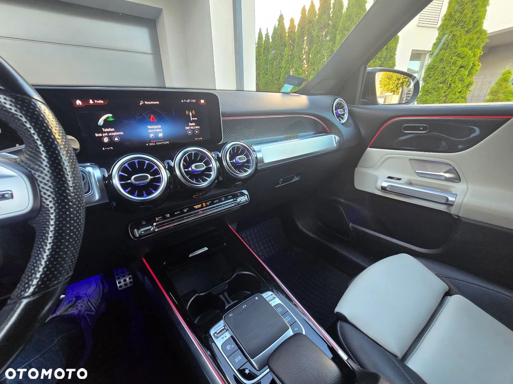 Mercedes-Benz GLB - 13