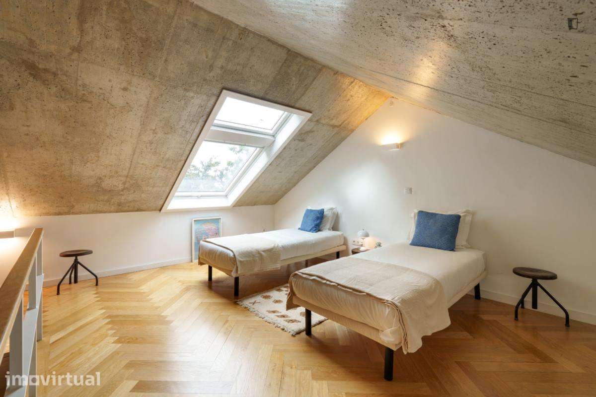 Casa com 3 quartos - localizado em Lordelo do Ouro Porto - Grande imagem: 2/60
