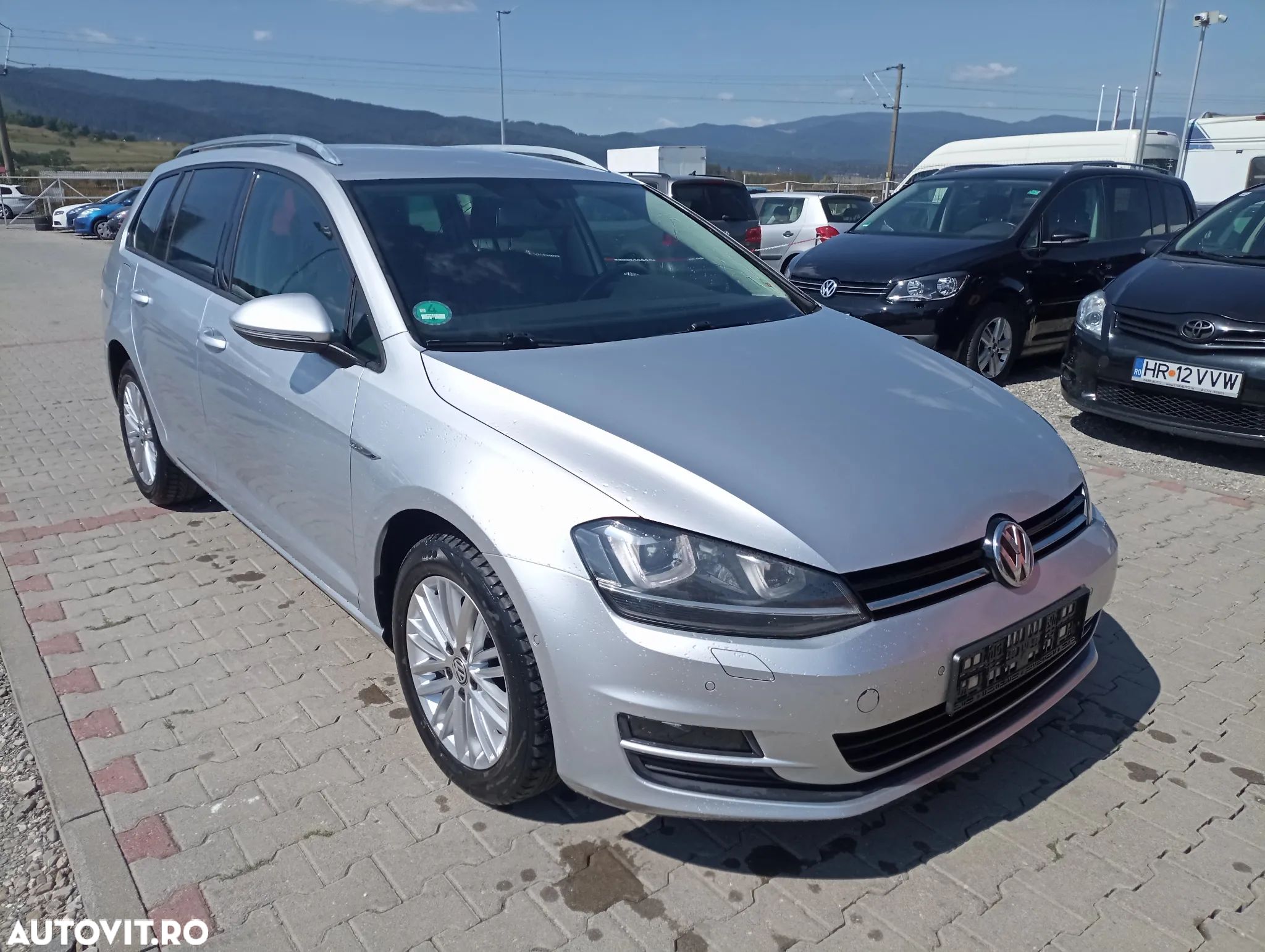 Volkswagen Golf - 1