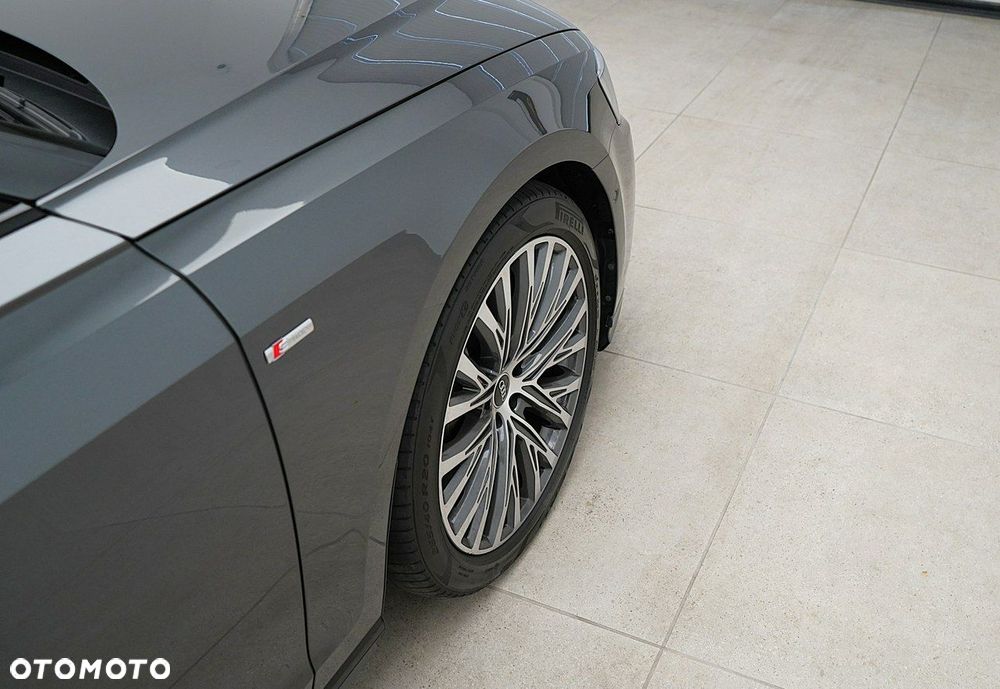 Audi A8 - 8