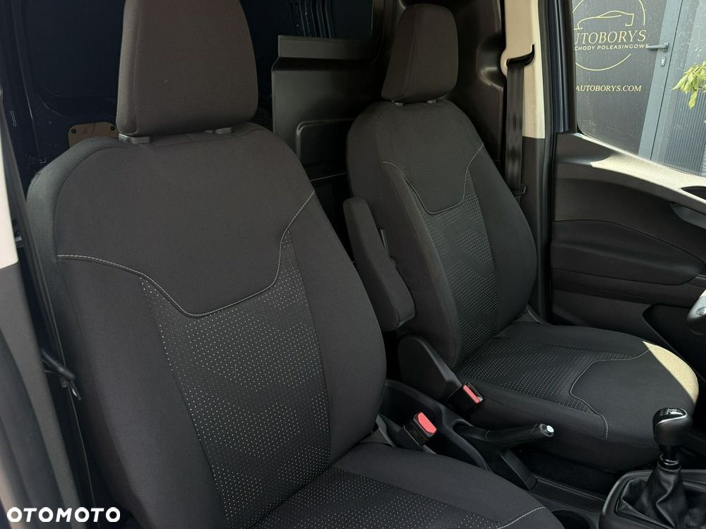 Ford Transit Courier - 16