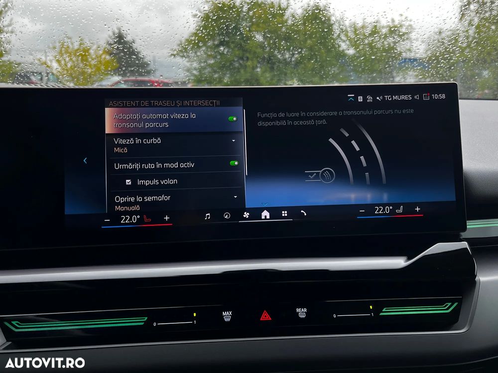 BMW Seria 5 520i AT MHEV - 32