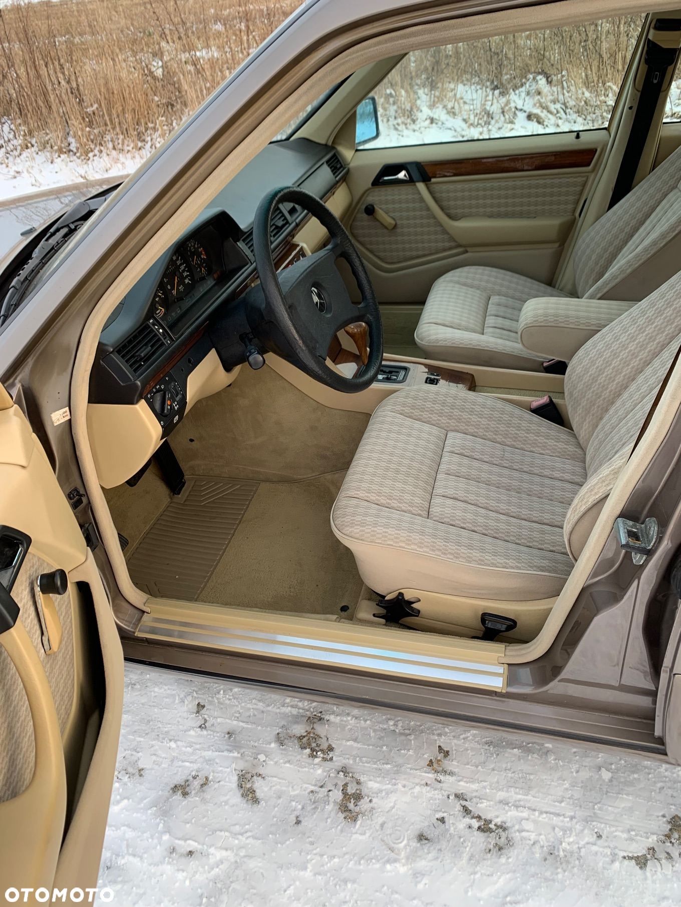 Mercedes-Benz W124 (1984-1993) - 27