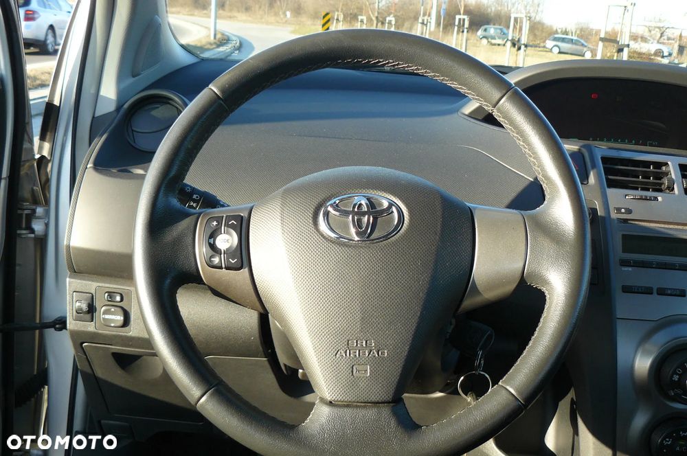 Toyota Yaris - 11