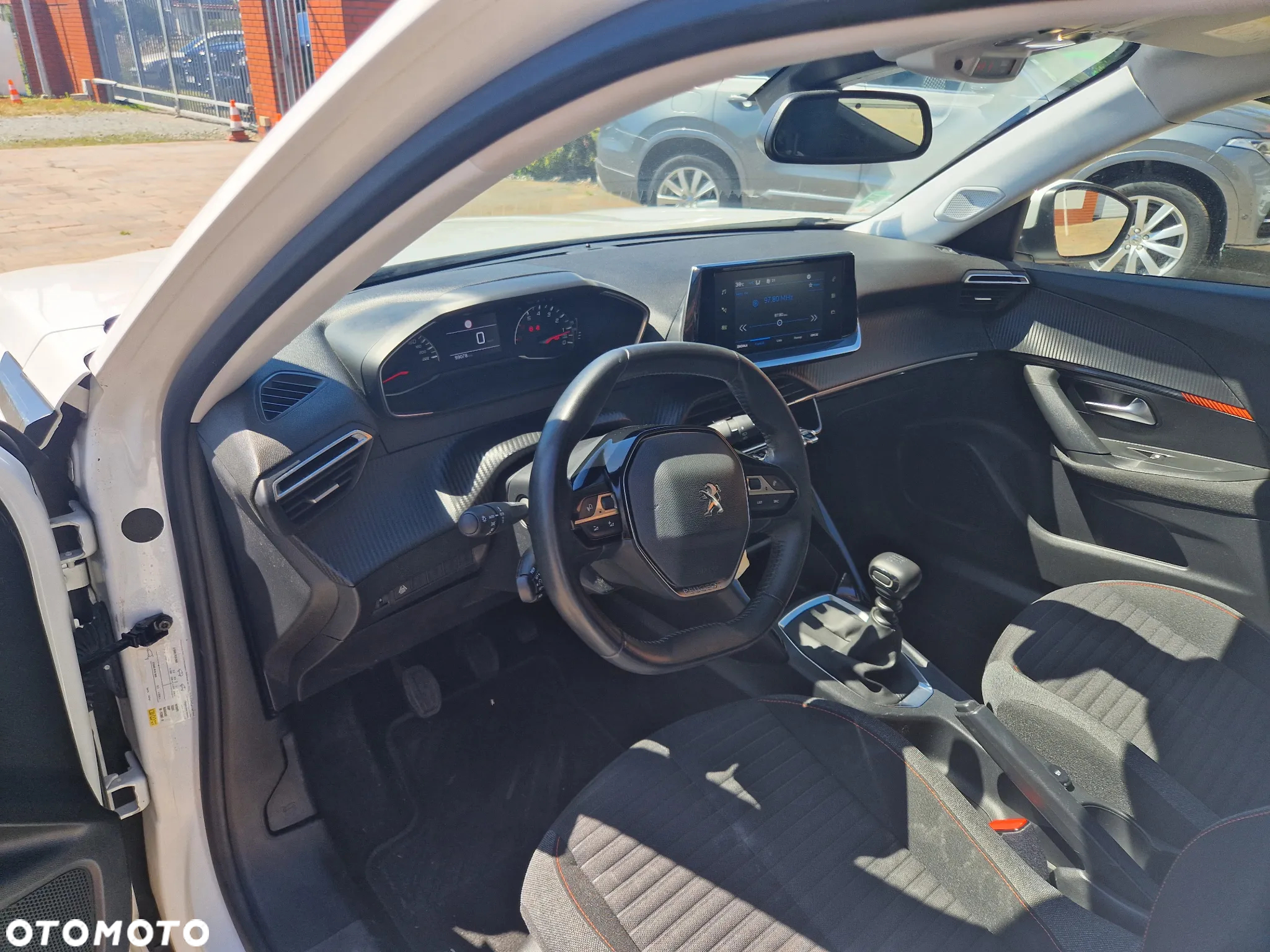 Peugeot 2008 BlueHDi 110 Active Pack - 19
