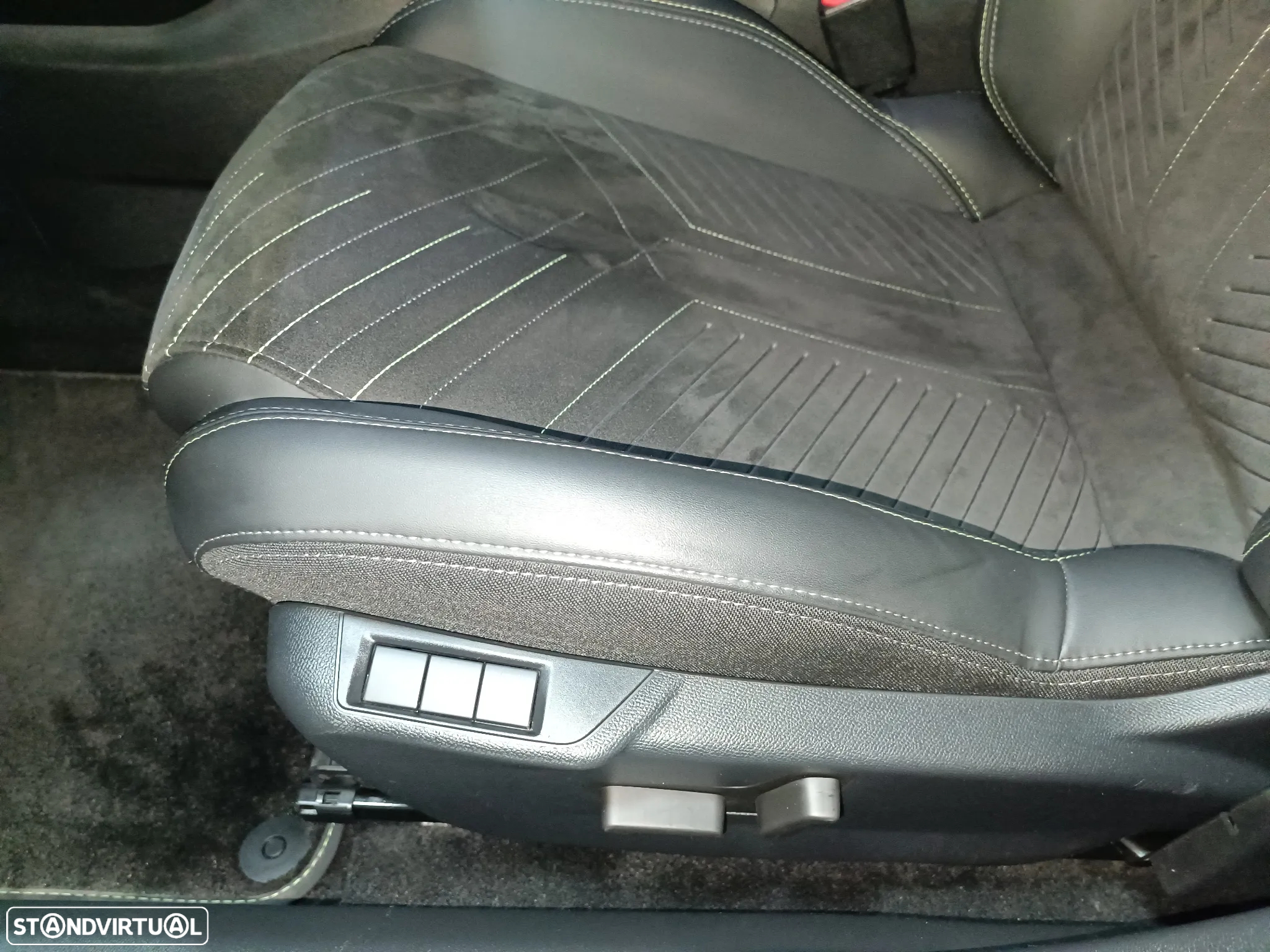 Peugeot 2008 1.5 BlueHDi GT Pack EAT8 - 21