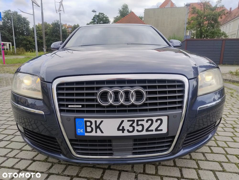 Audi A8 4.2 Quattro - 8