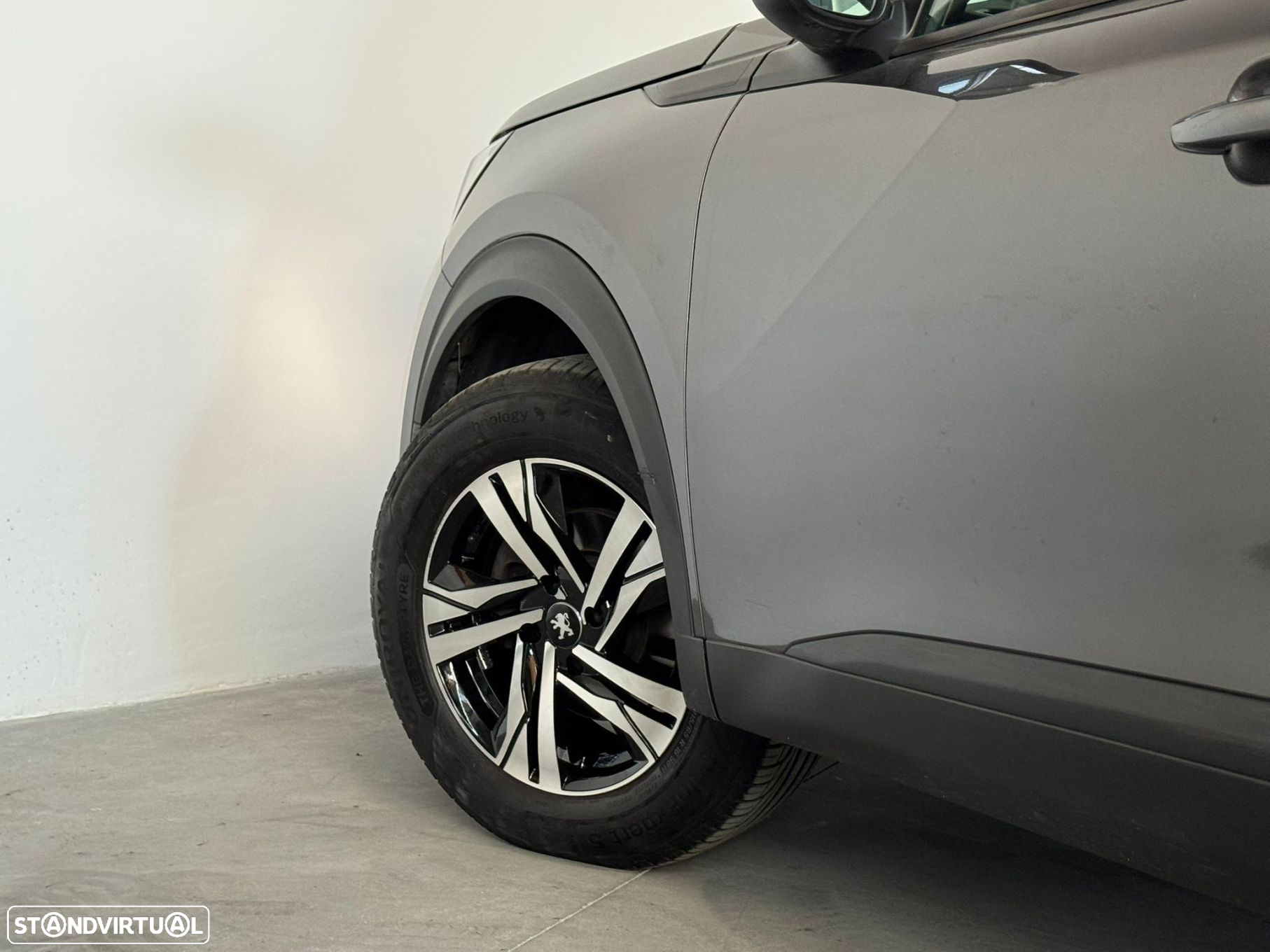 Peugeot 2008 1.2 PureTech Active - 12