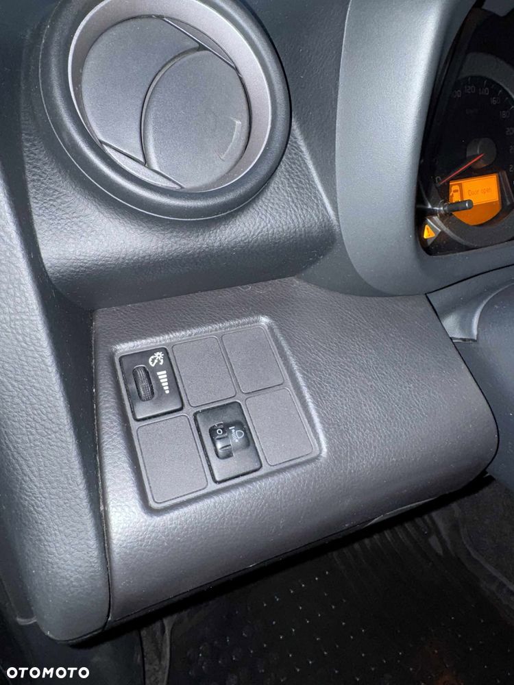 Toyota RAV4 2.2 D-4D 4x4 Sol - 11