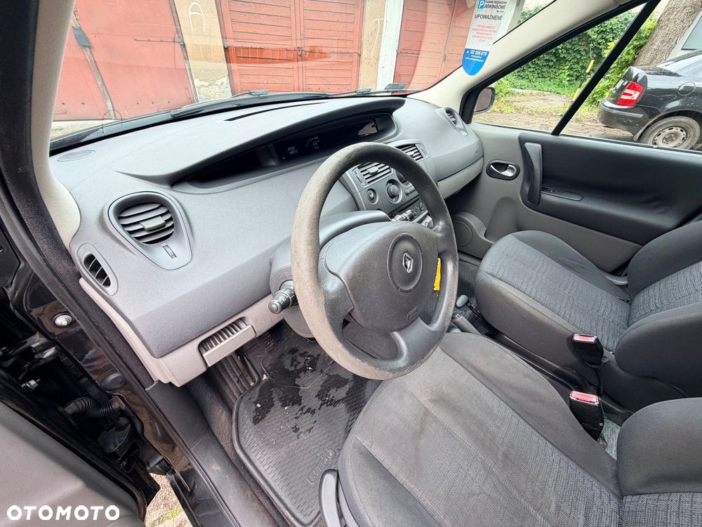 Renault Scenic 1.6 16V Infinity - 14