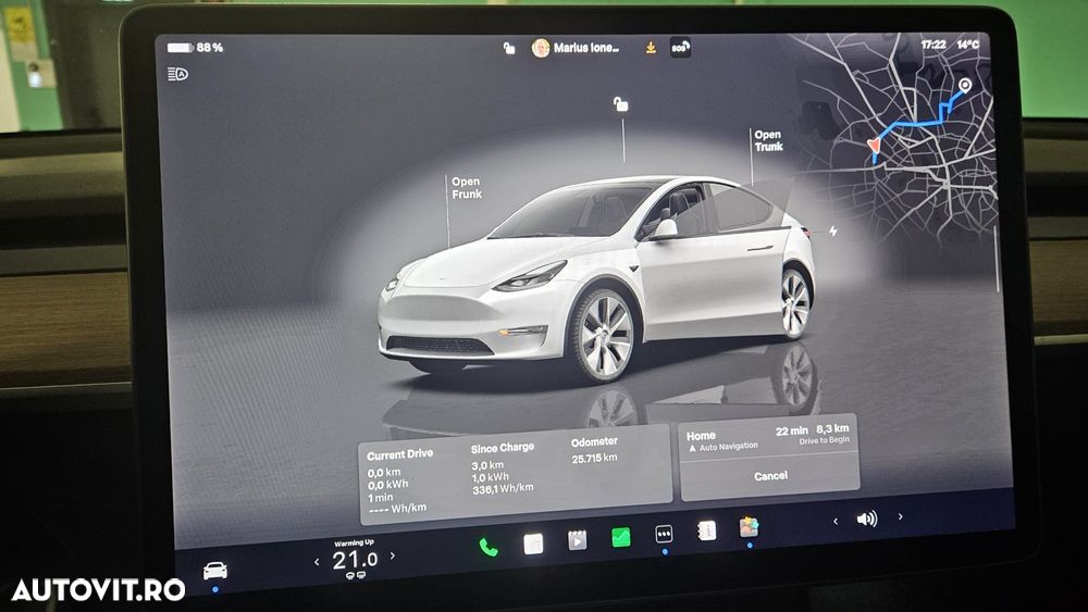 Tesla Model Y - 8