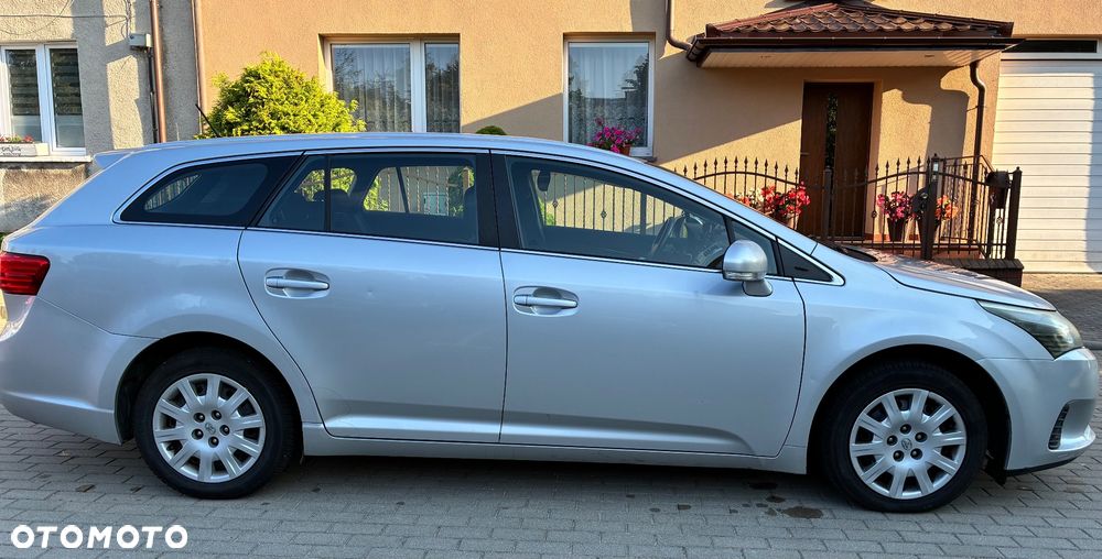 Toyota Avensis 2.0 D-4D - 7