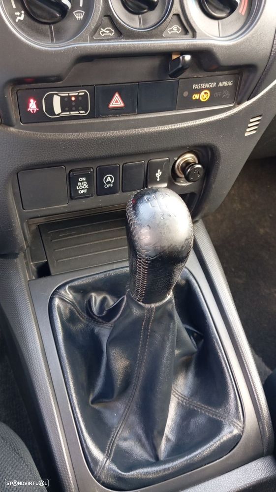 Mitsubishi L200 2.3 DI-D CD Invite 4WD - 27