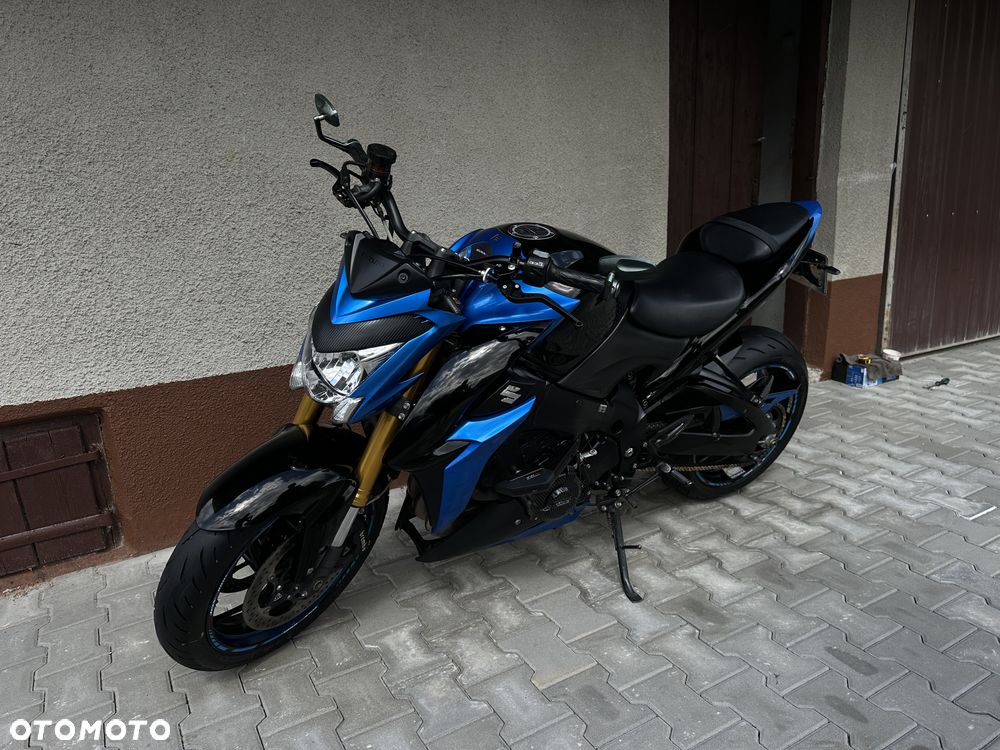 Suzuki GSX - 39