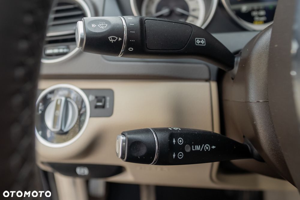 Mercedes-Benz Klasa C 220 d 9G-TRONIC - 34