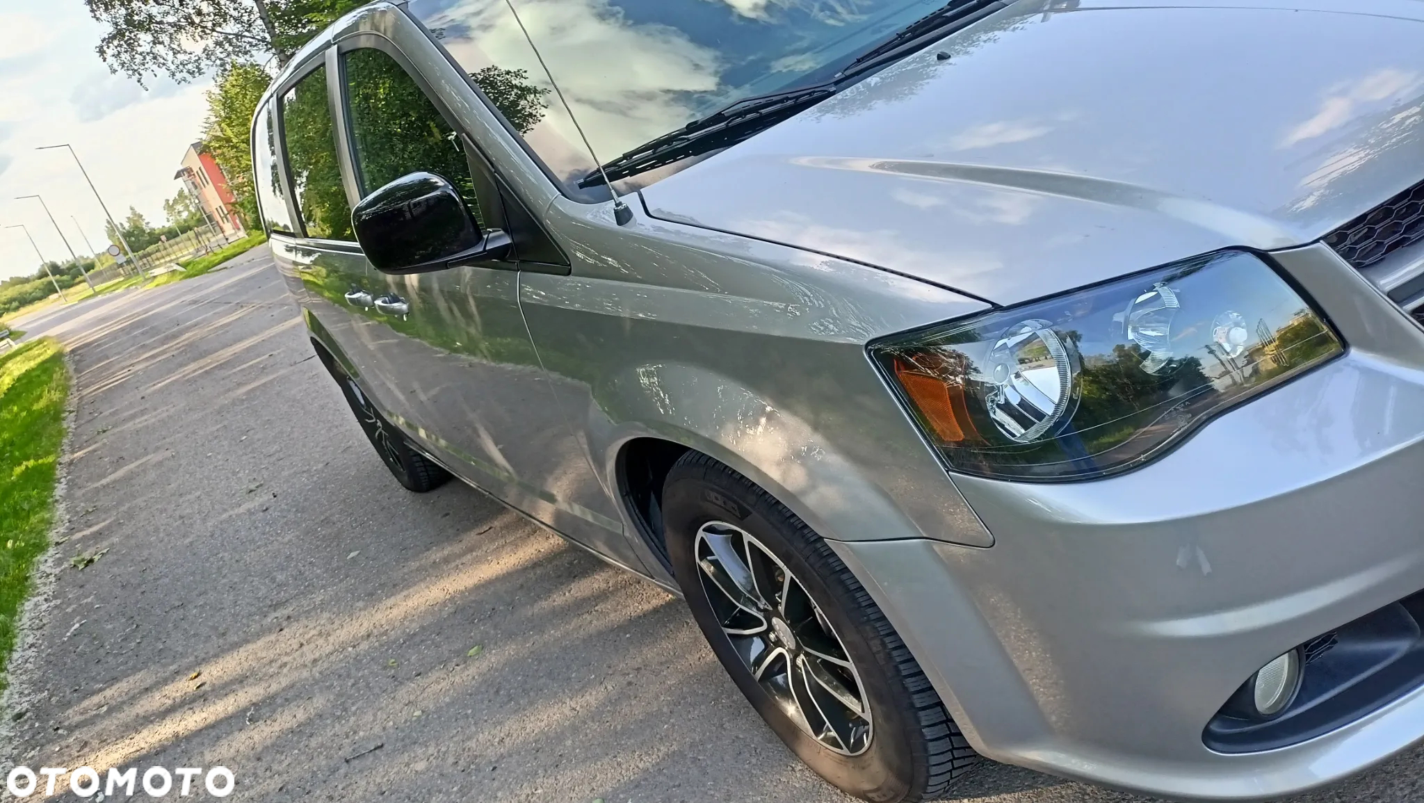 Dodge Grand Caravan - 9