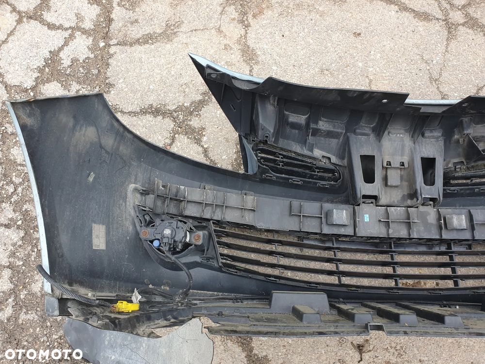 Zderzak przedni Przód Renault Clio III 8200681732 KOD LAKIERU TERNK - 14