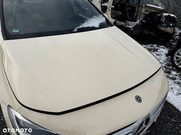 Mercedes W247 B klasa Maska Igla